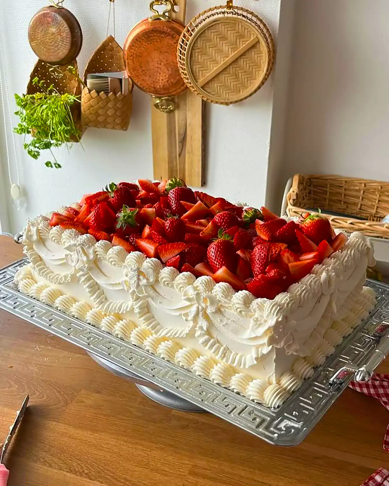 تزیین کیک مستطیلی تولد