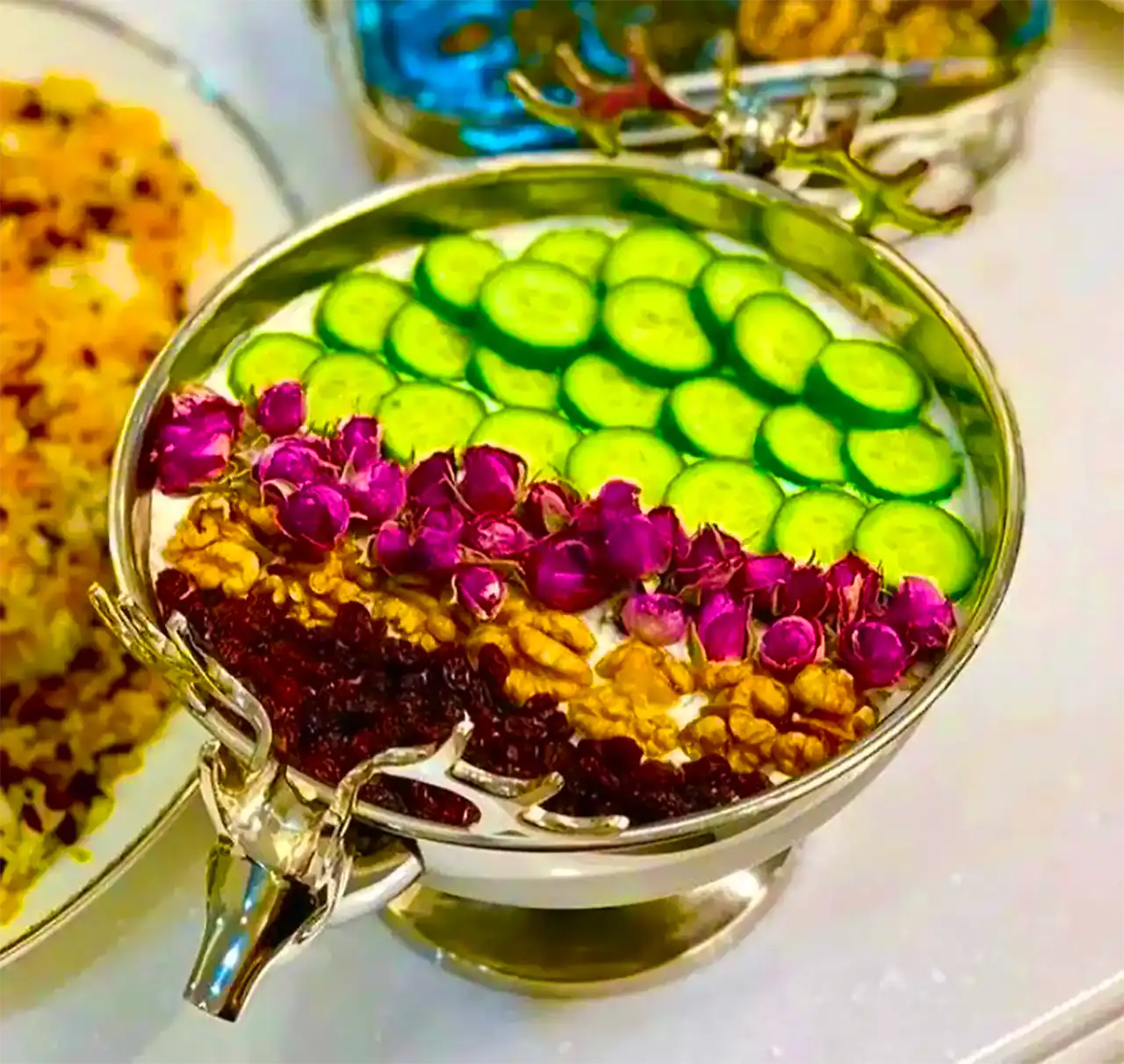 تزیین ماست با خیار