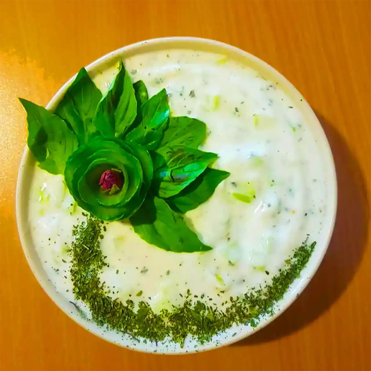 تزیین ماست با خیار