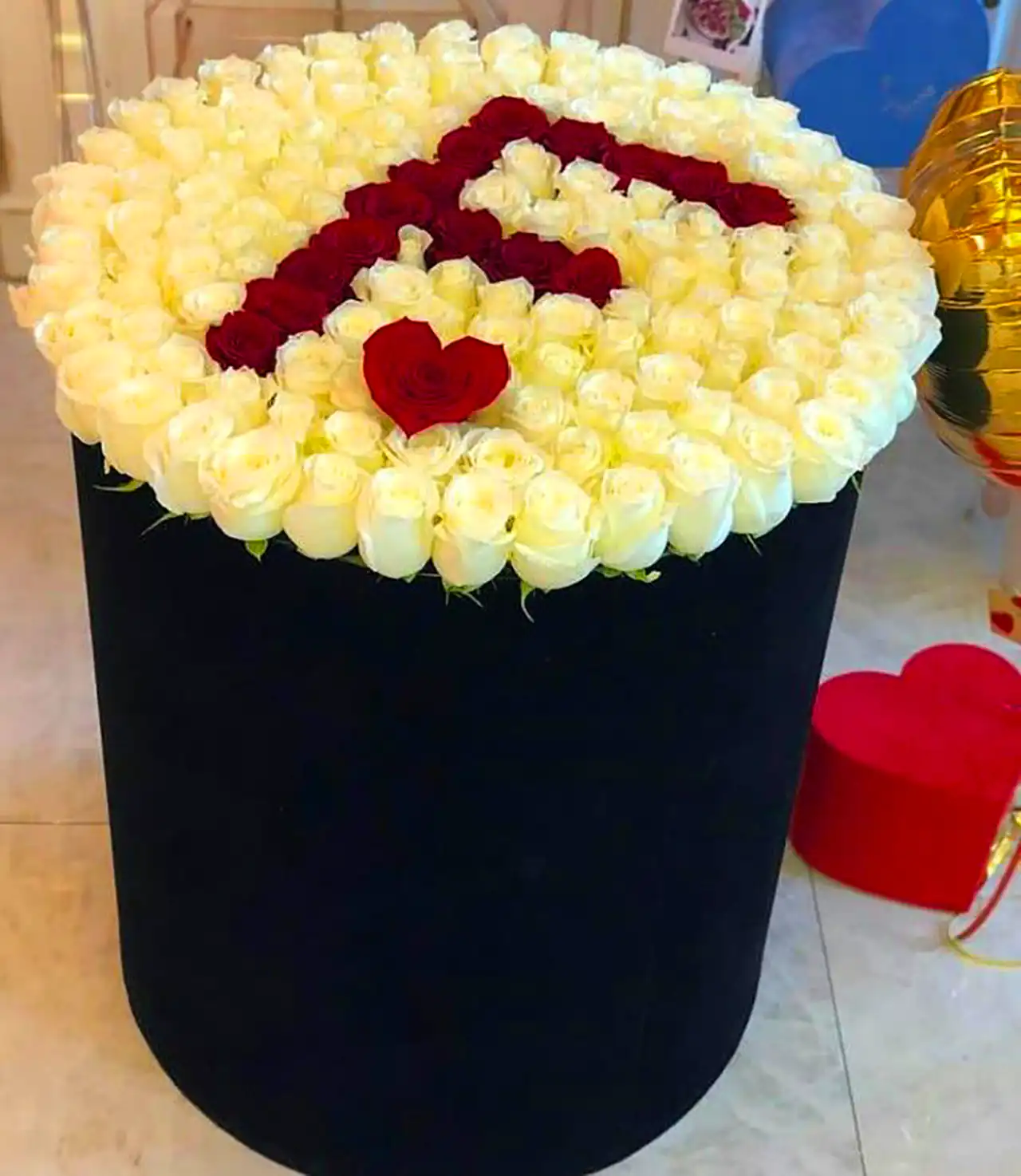 باکس گل رز شیک