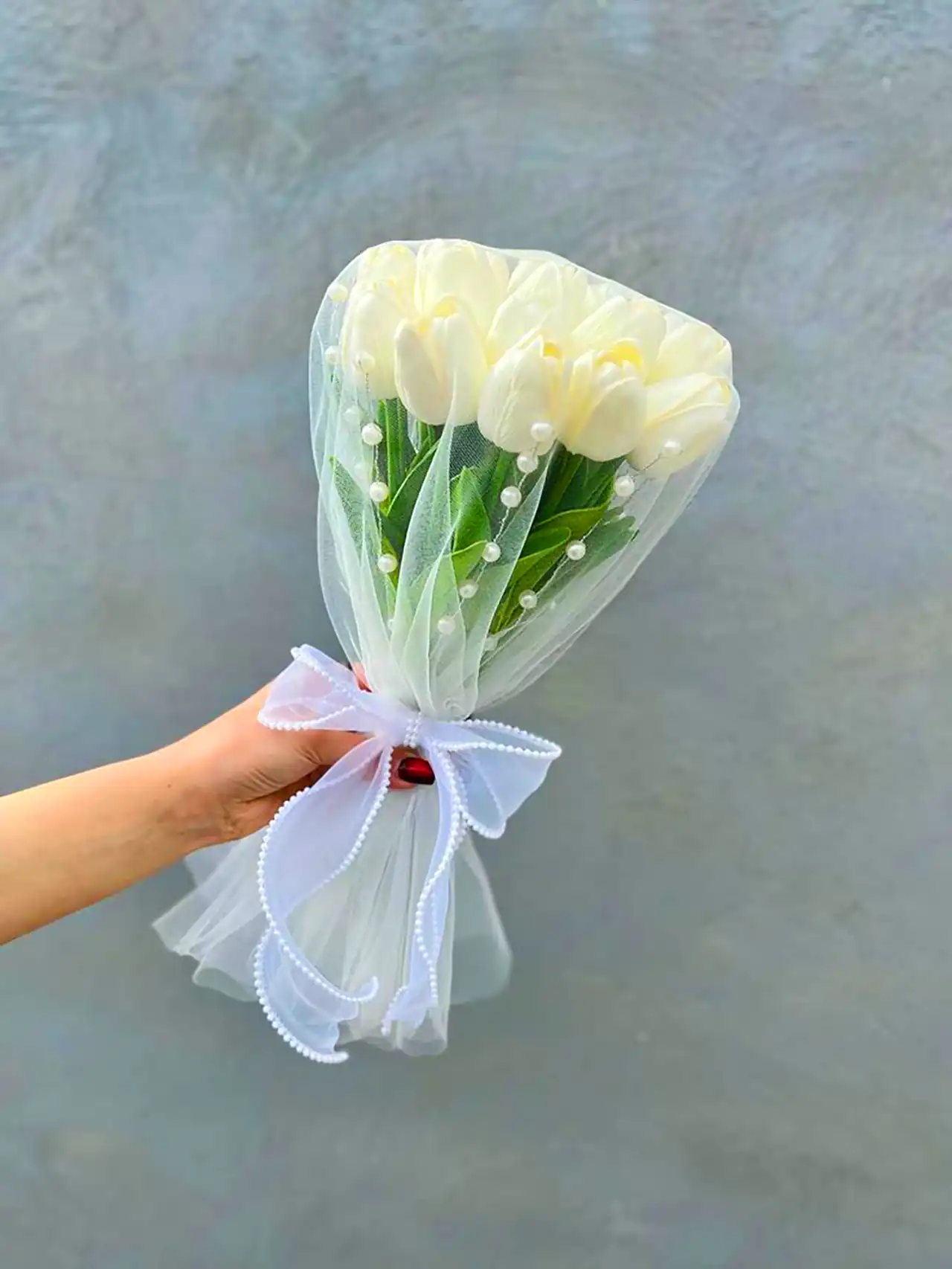 دسته گل لاله سفید عروس