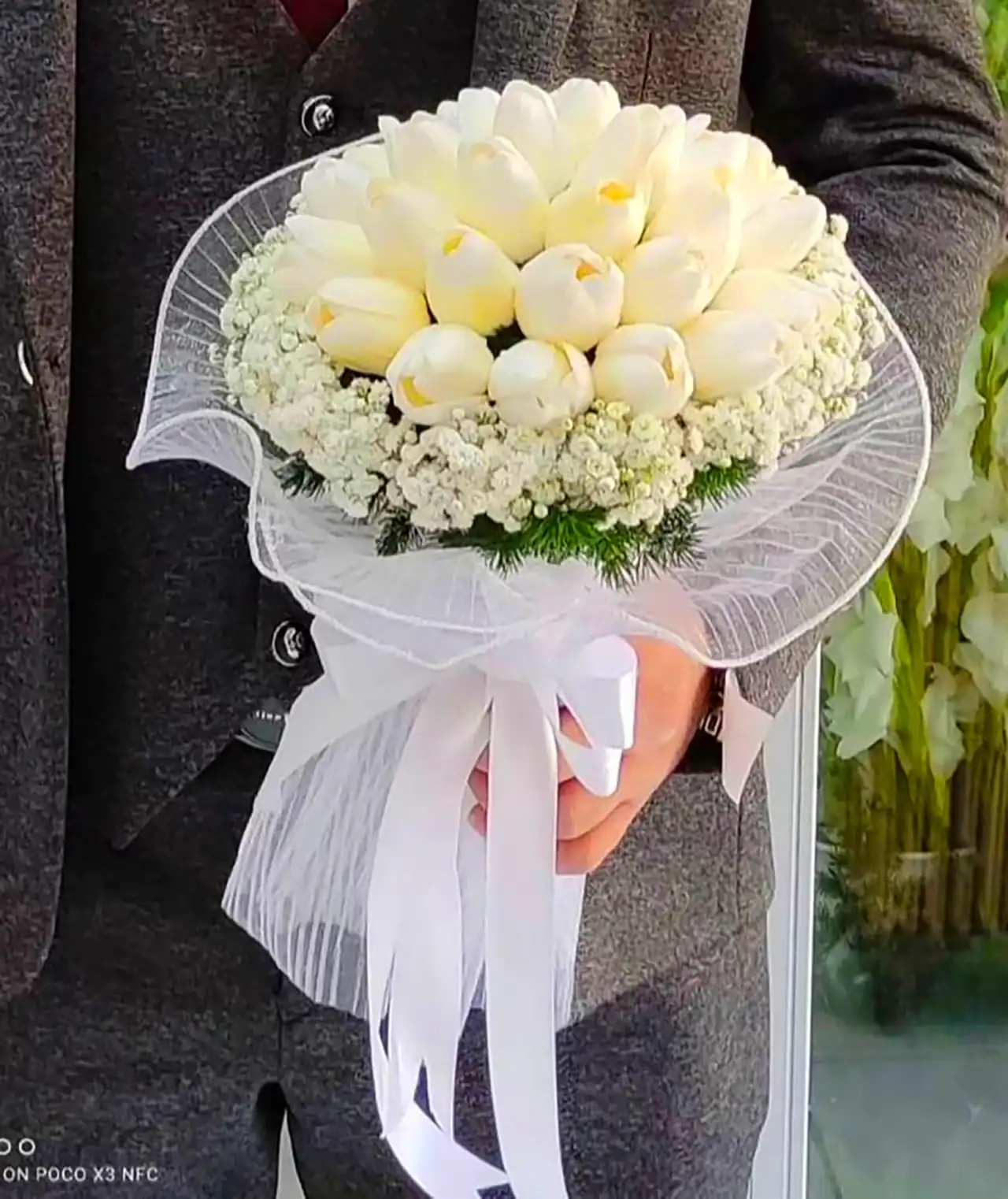 دسته گل لاله سفید عروس