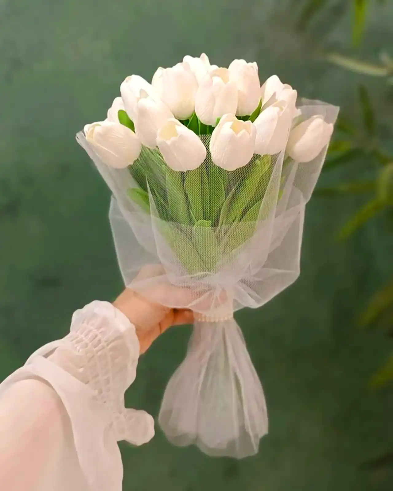 دسته گل لاله سفید عروس