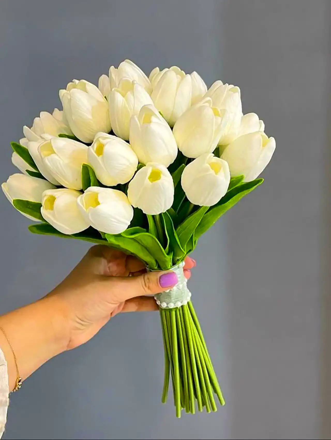 دسته گل لاله سفید عروس