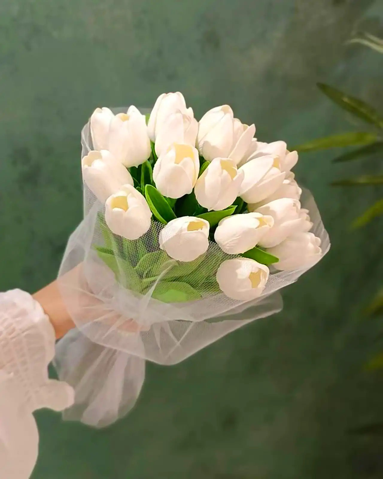 دسته گل لاله سفید عروس