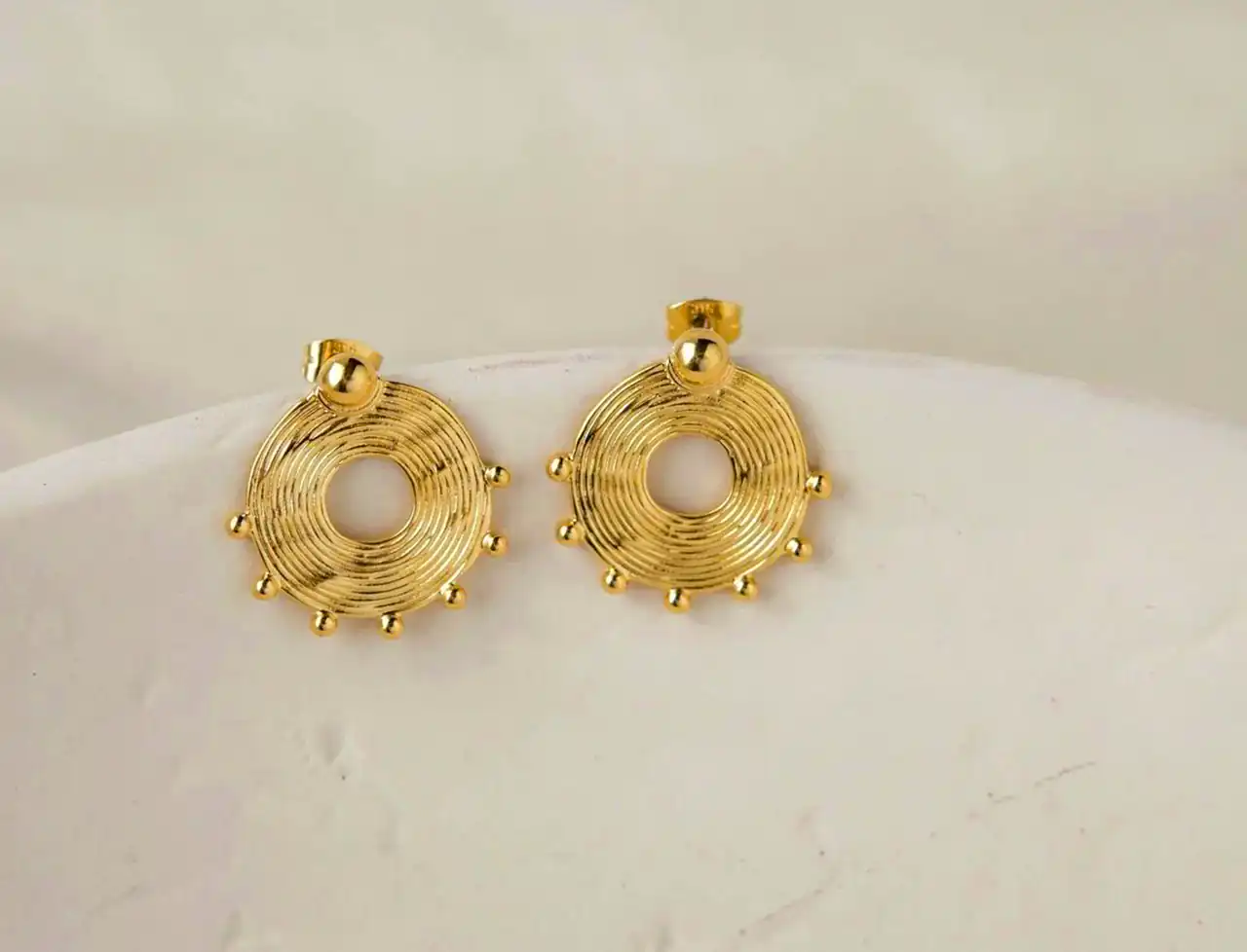 گوشواره میخی طلا اقتصادی