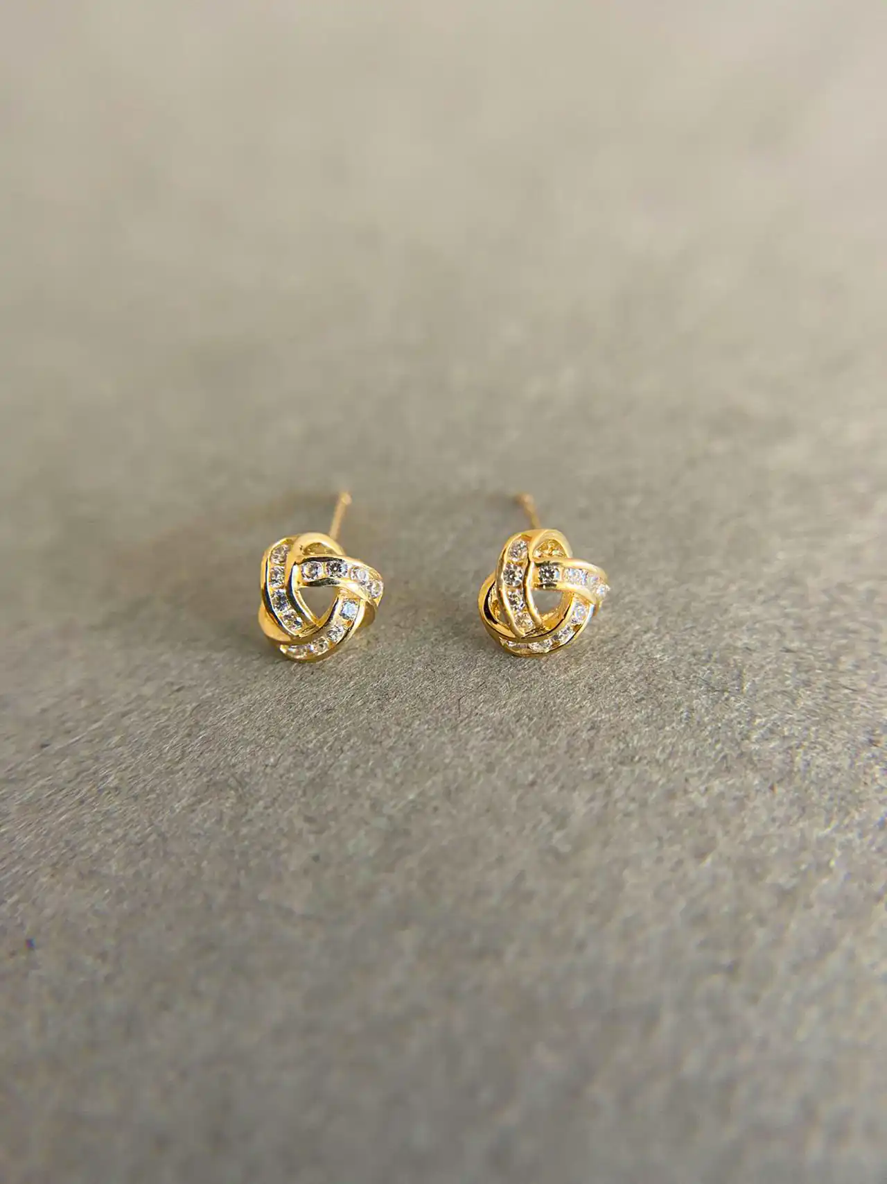 گوشواره میخی طلا اقتصادی