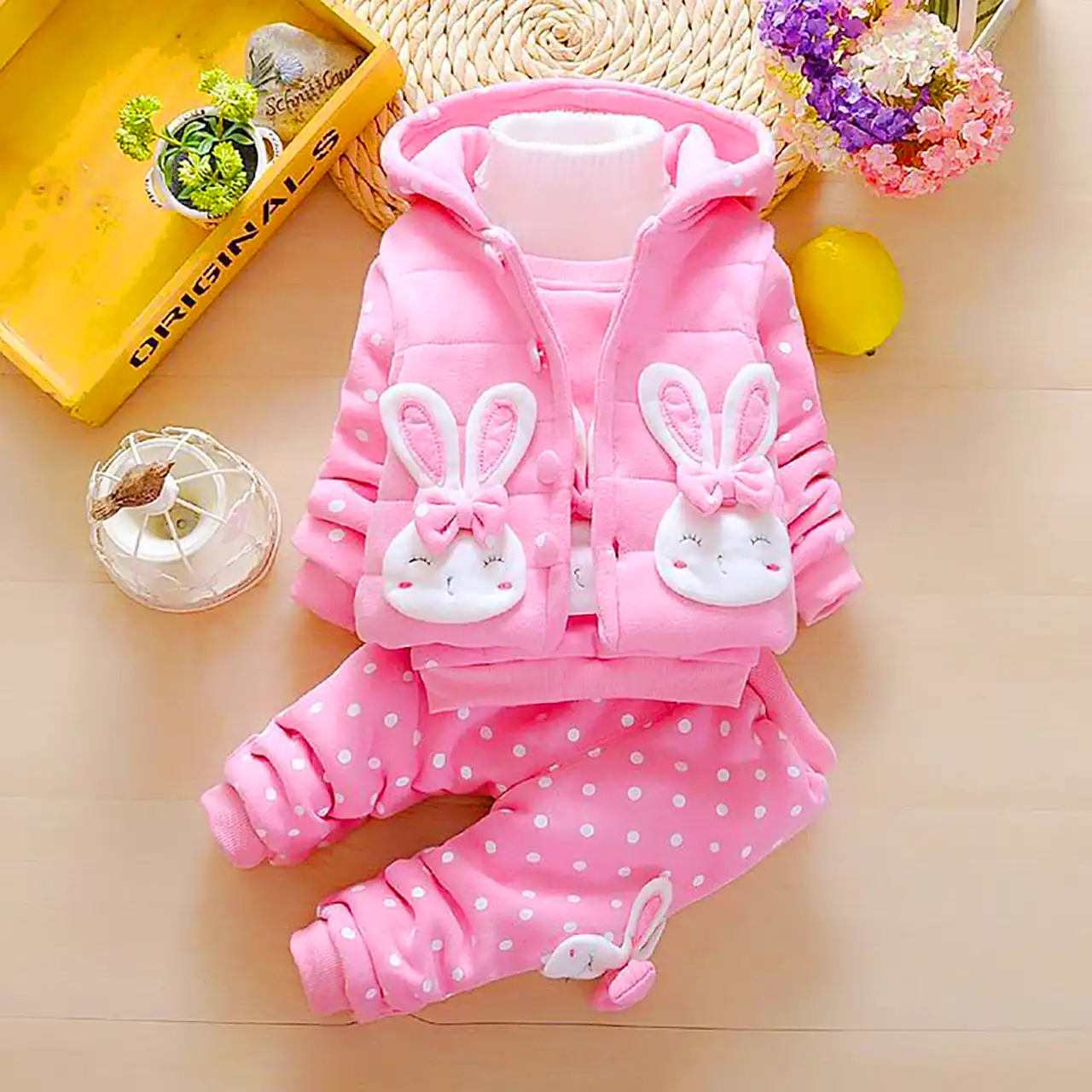 کاپشن صورتی بچگانه