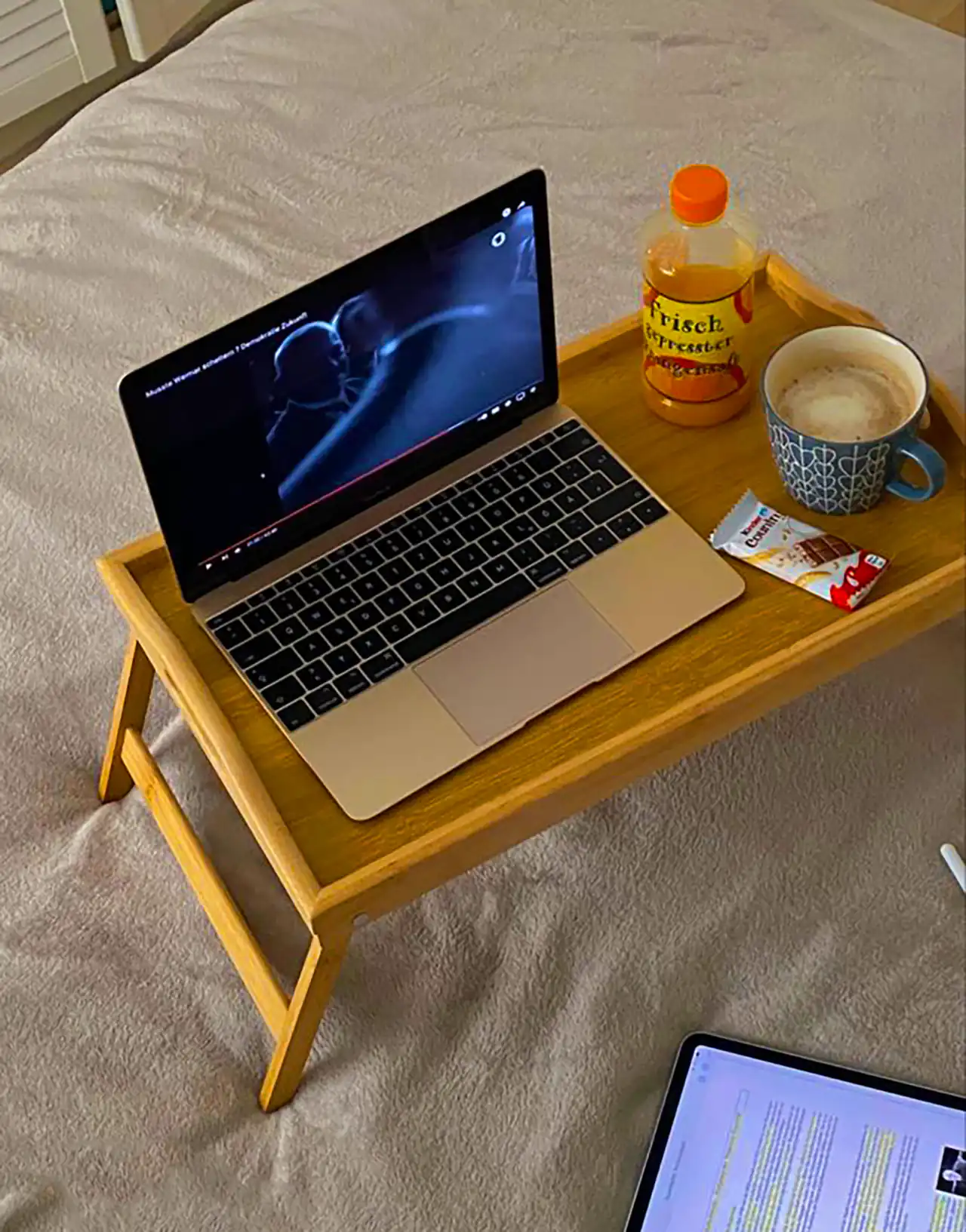 میز کم جا و کاربردی لپ تاپ