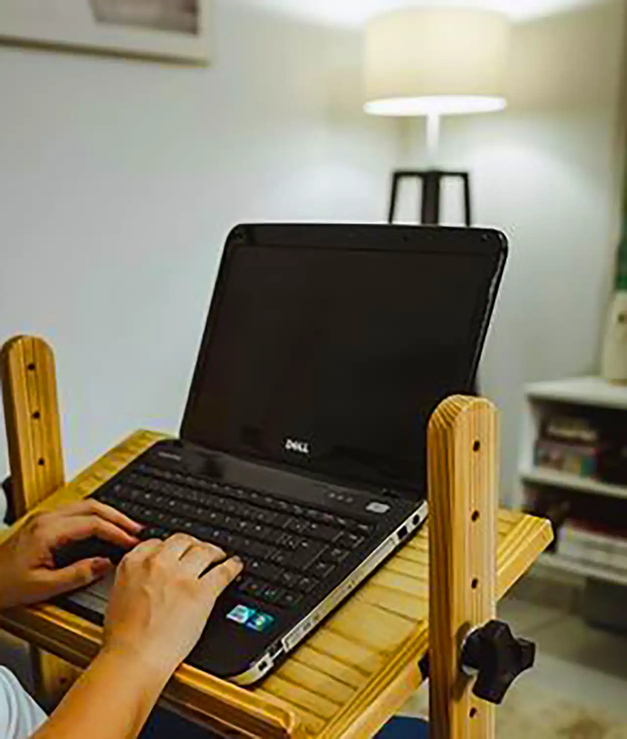 میز کم جا و کاربردی لپ تاپ