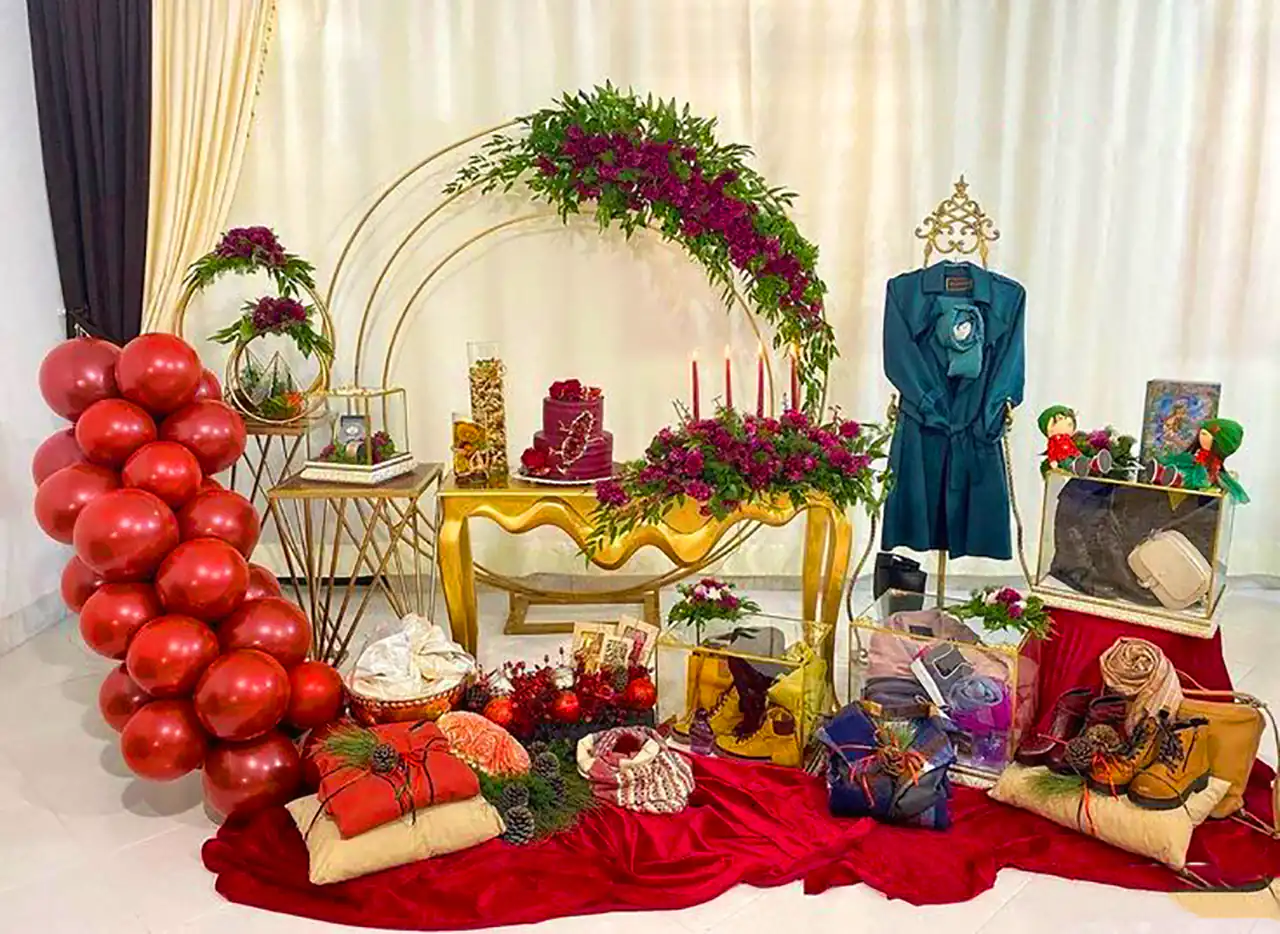 تزئین هدایا یلدایی عروس