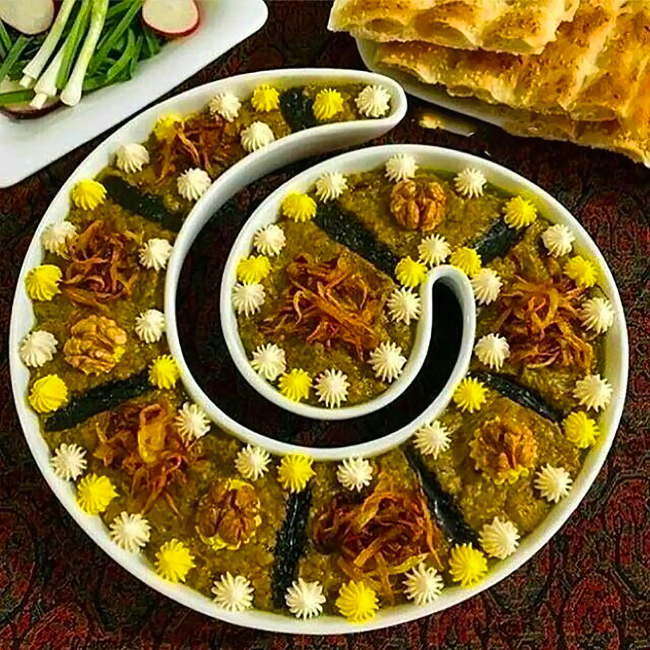 تزئین کشک و بادمجان