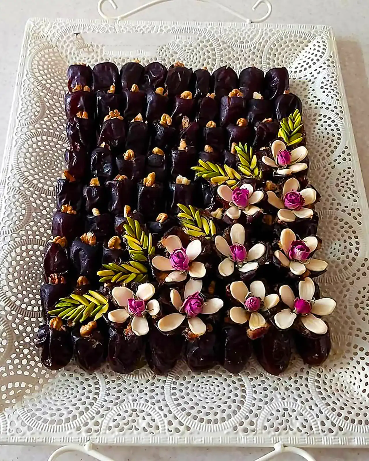 تزئین خرما برای روضه