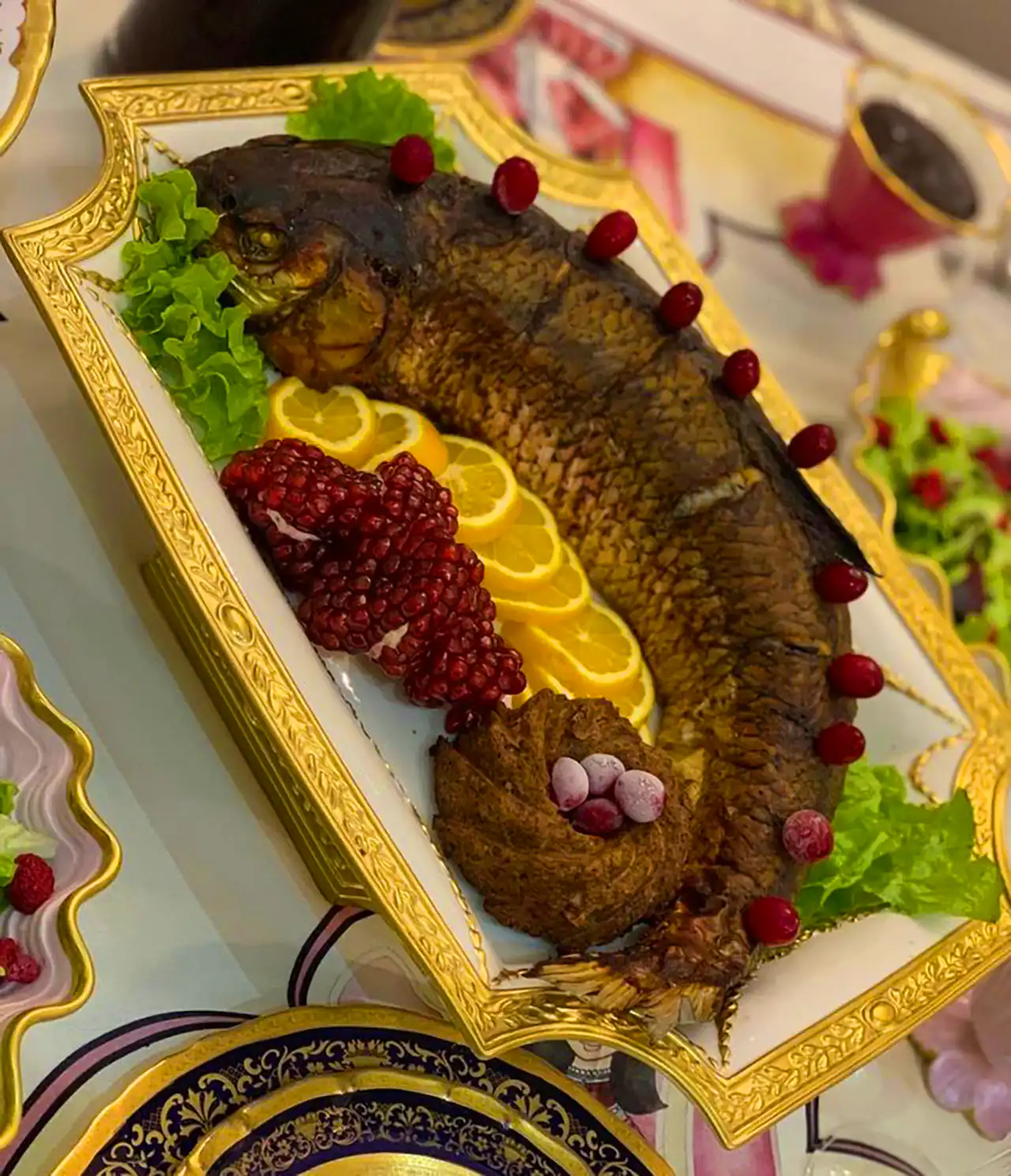 تزیین ماهی شکم پر