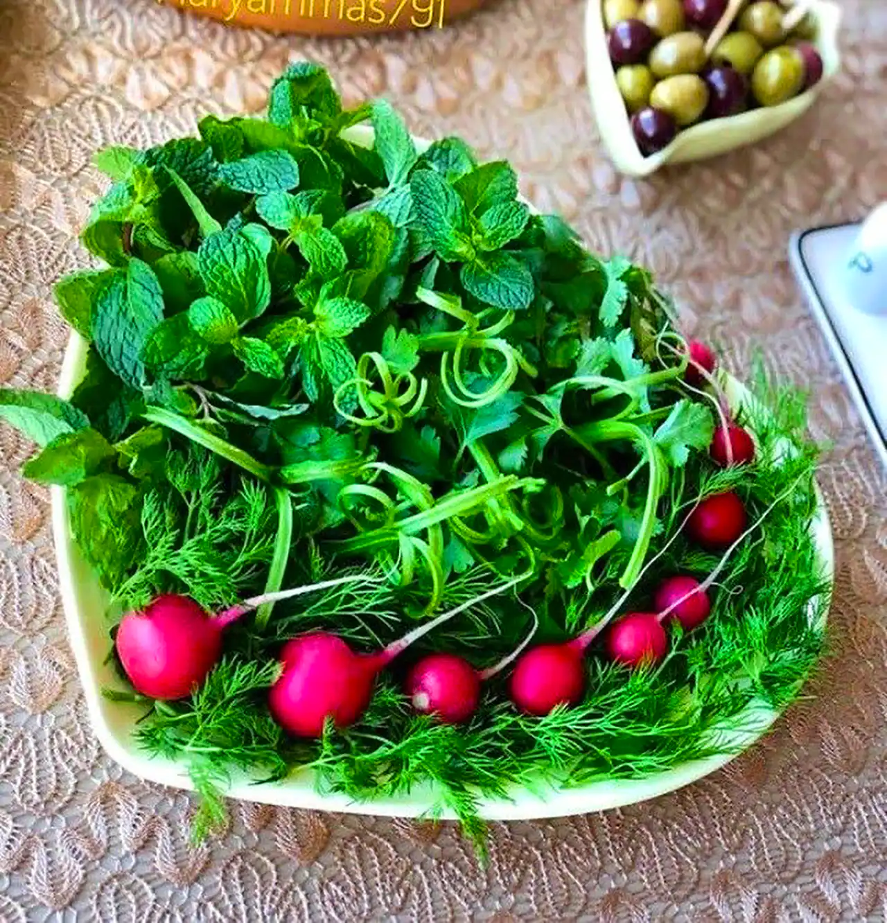 تزئین سبزی خوردن