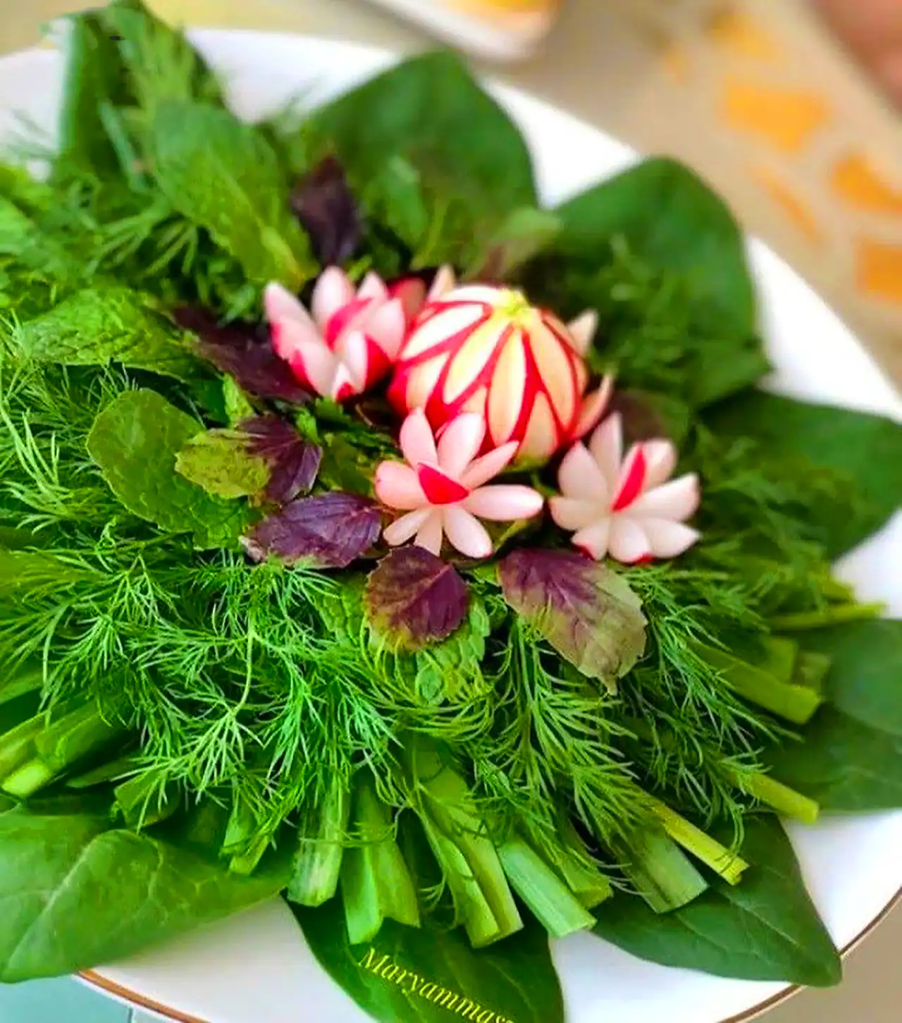 تزئین سبزی خوردن