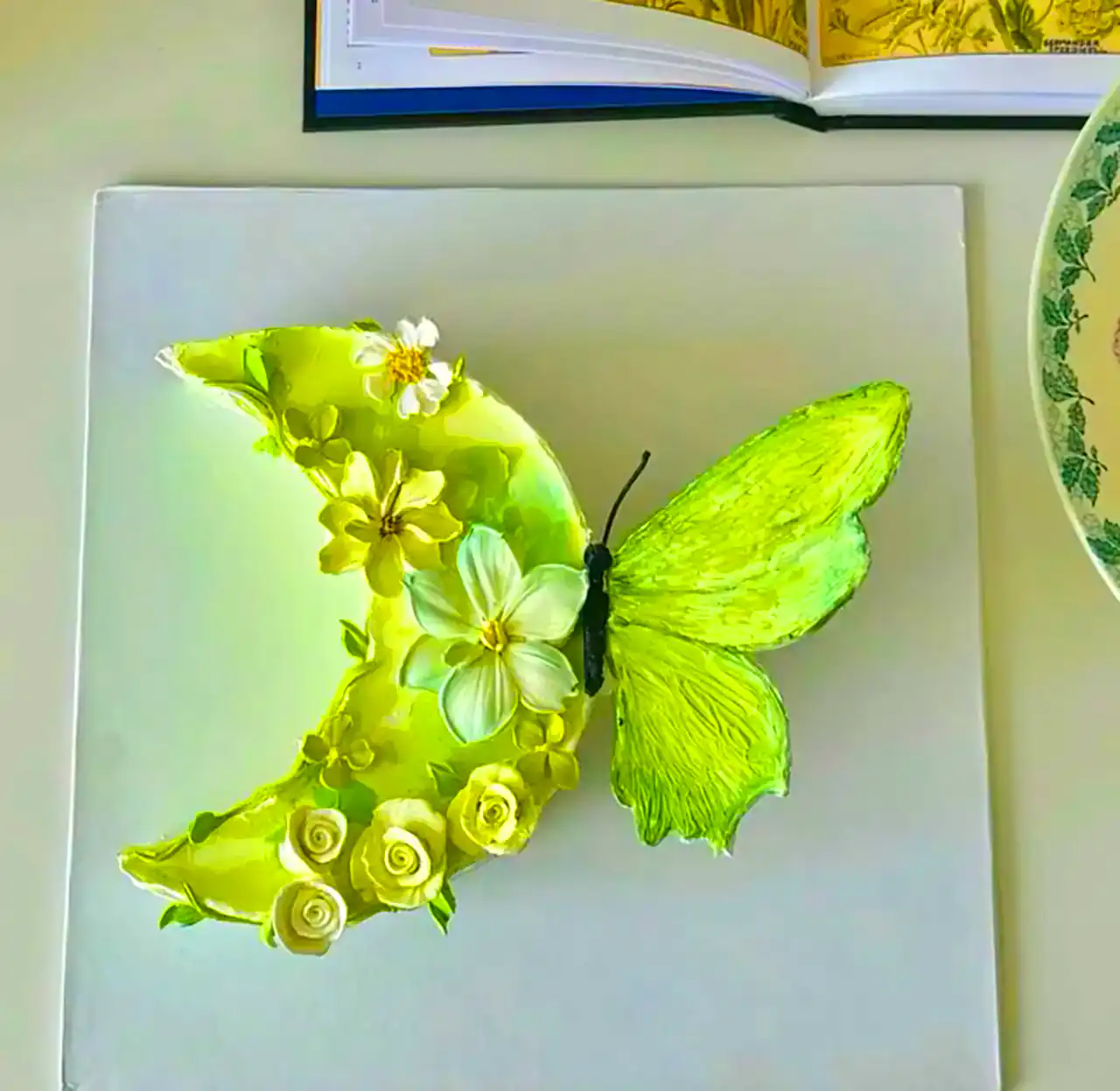 کیک تولد پروانه ای زیبا