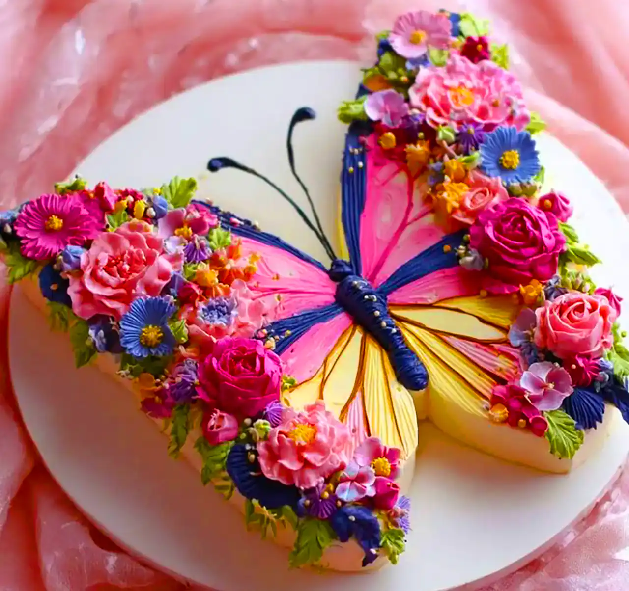 کیک تولد پروانه ای زیبا