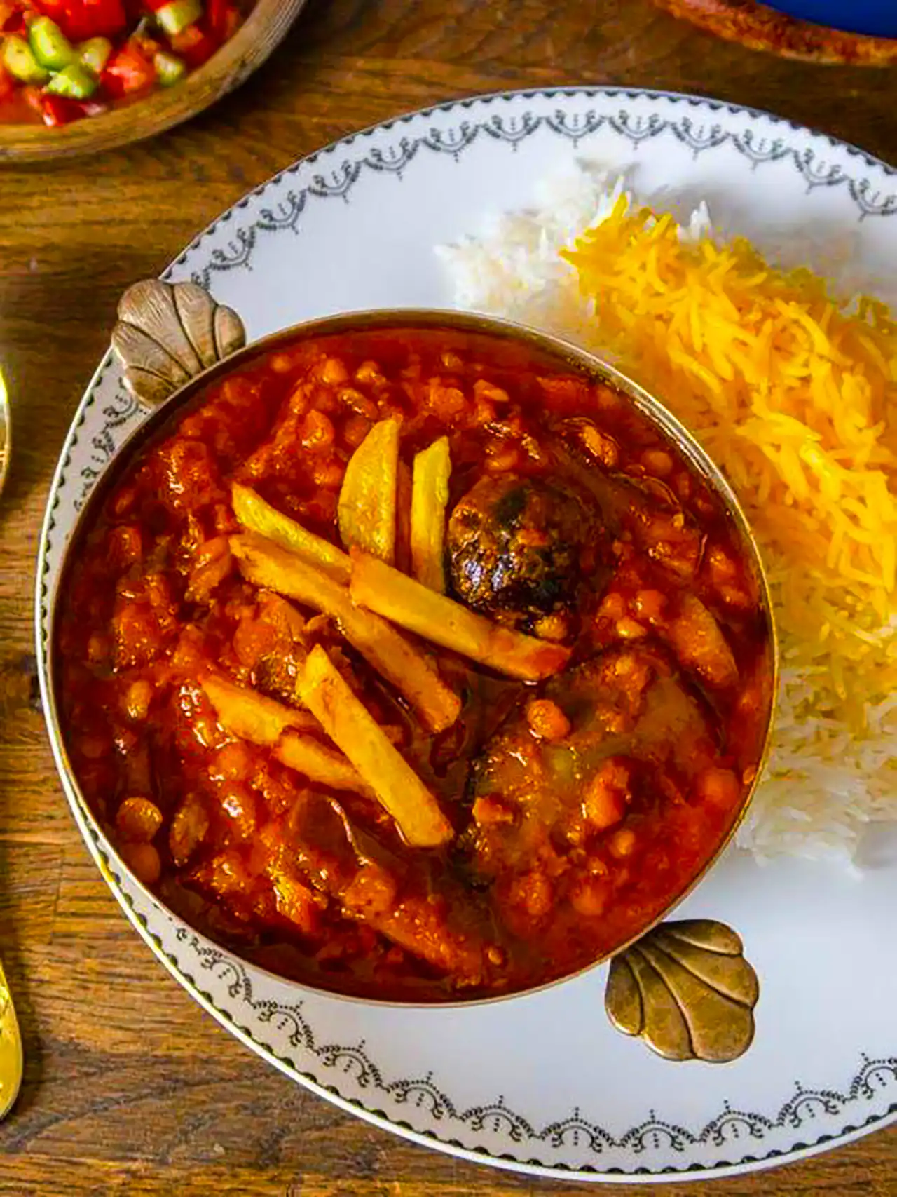 سرو سنتی خورشت قیمه
