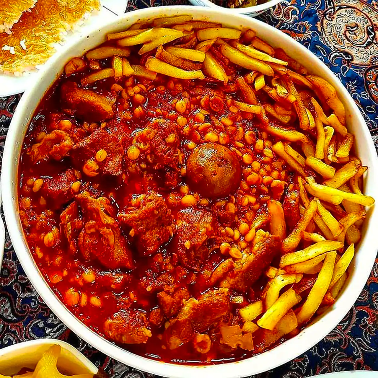 سرو سنتی خورشت قیمه