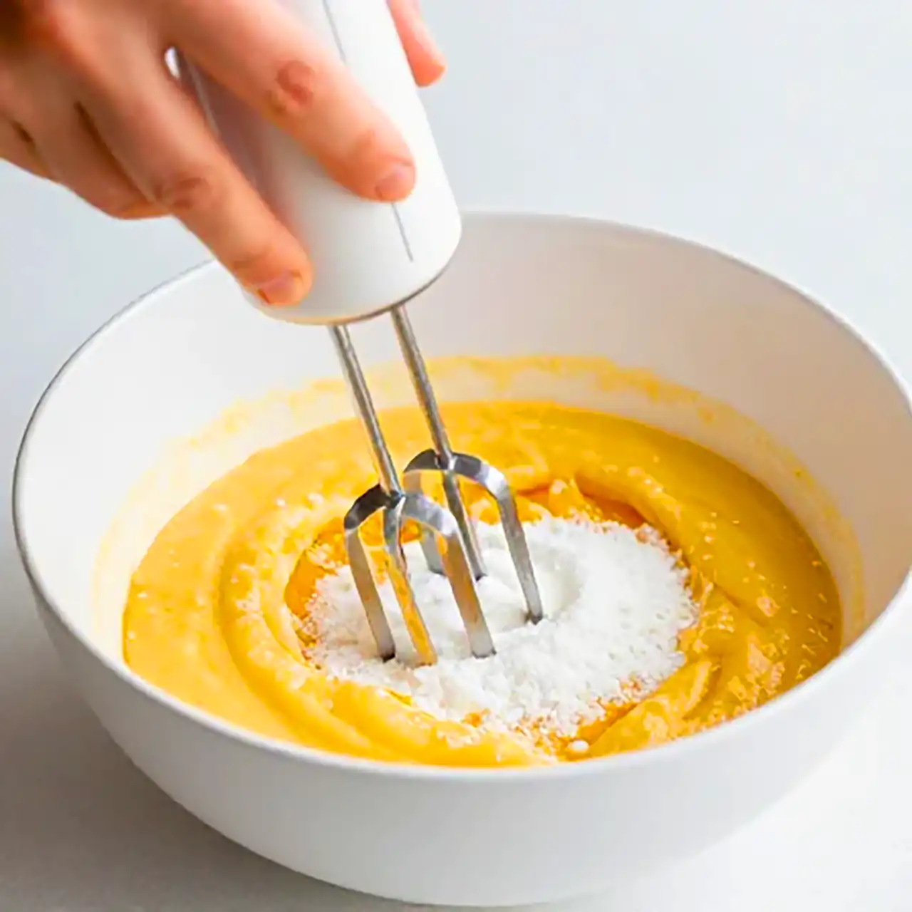 آماده سازی مایه کیک پرتغالی مرحله به مرحله